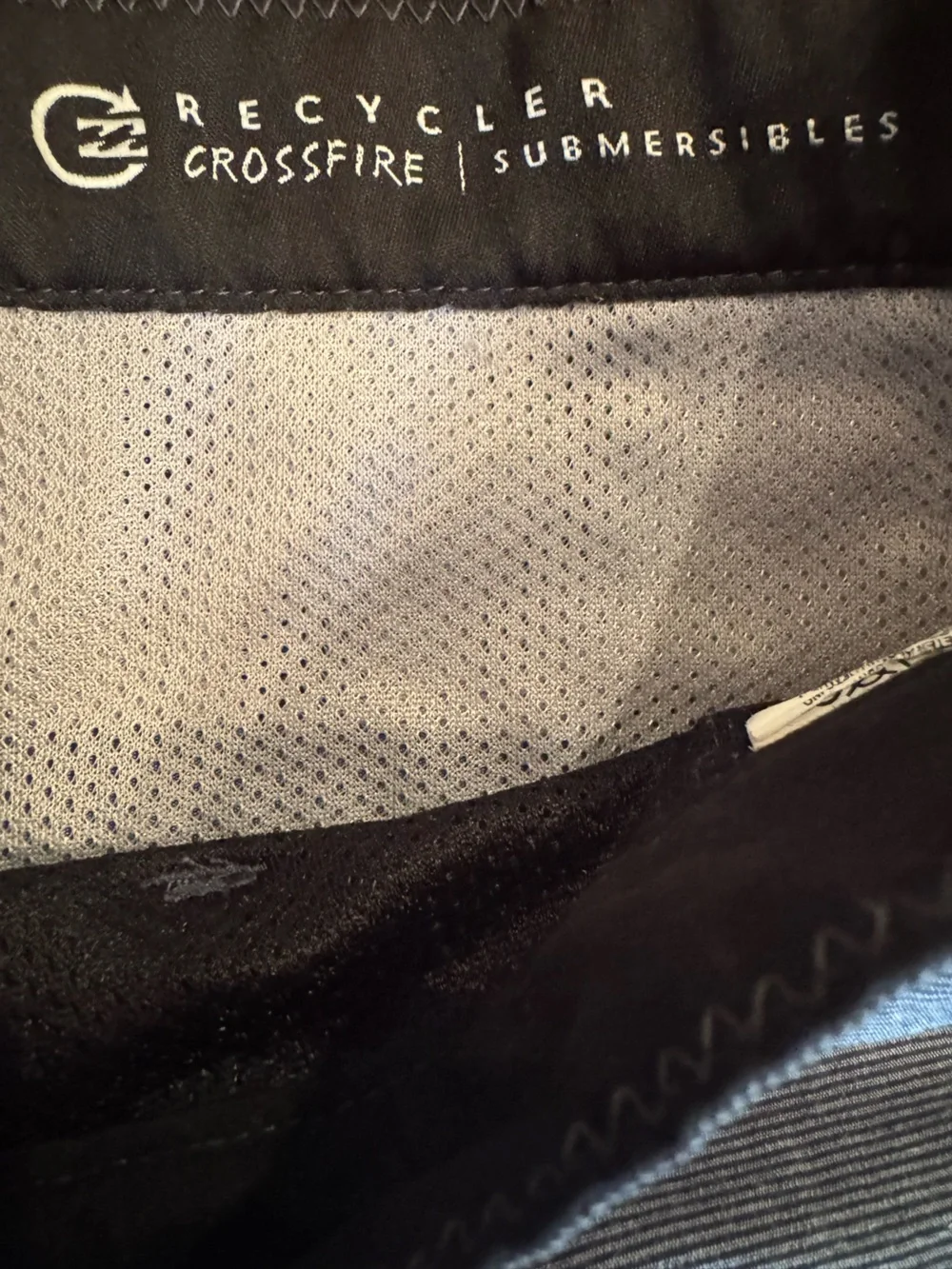 Billabong Crossfire Mid Submersible Shorts Gray/Black Size 32 Recycled Hybrid